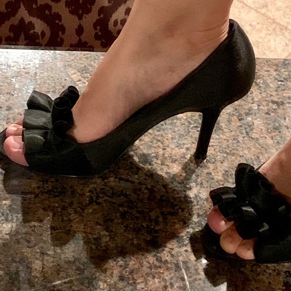 Black peep toe satin heels - Picture 6 of 8